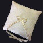 Hringapúði ferkantaður m/ Chantilly blúndu ivory