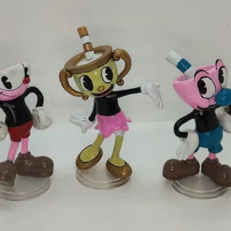Cuphead og félagar. Bræðurnir Cuphead og Mugman með vinkonu sinni, henni Chalice. Stærð 14 cm Öll saman á 30.000 kr. Annars seljast þau á 12.000 kr. stk. hver um sig.